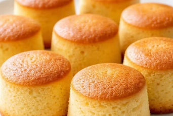 Mini Sponge Cakes – Soft, Light & Perfectly Fluffy