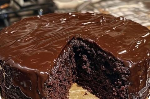 Ultimate Moist Chocolate Fudge Cake Recipe