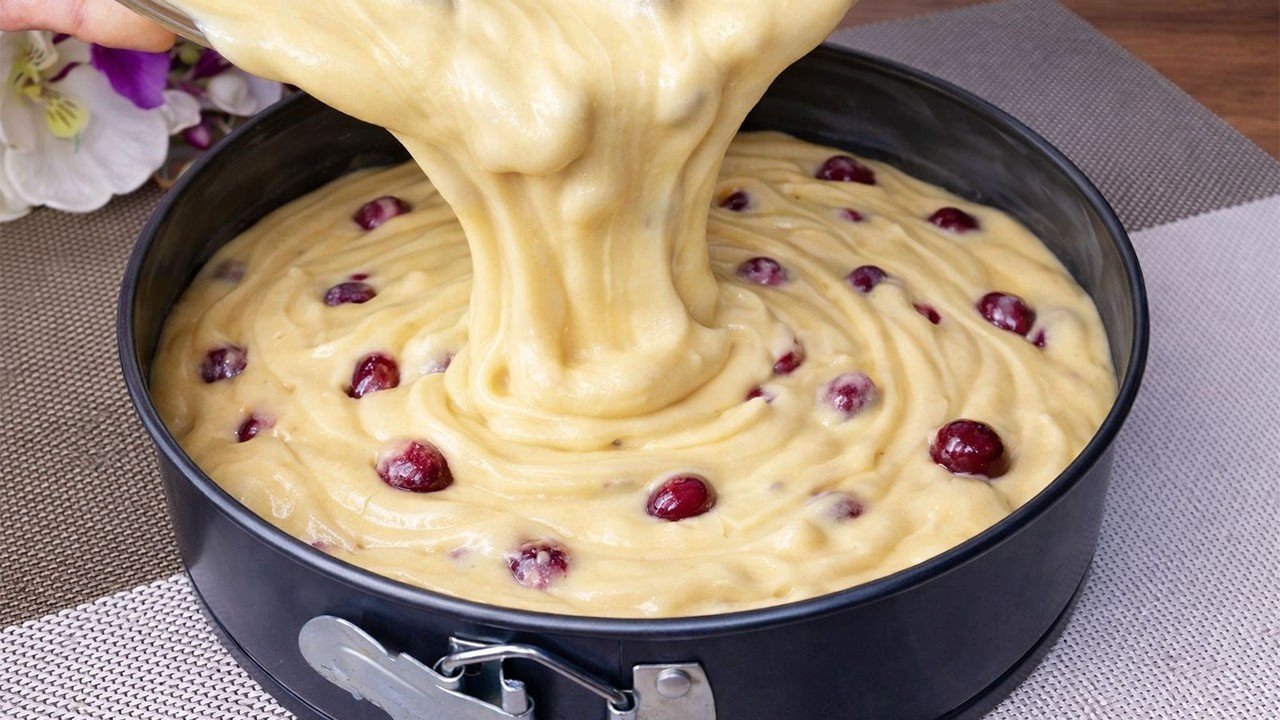 Super Fluffy Cherry Cake